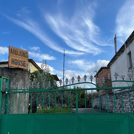 Hostel Ardjon House Berat Exterior foto