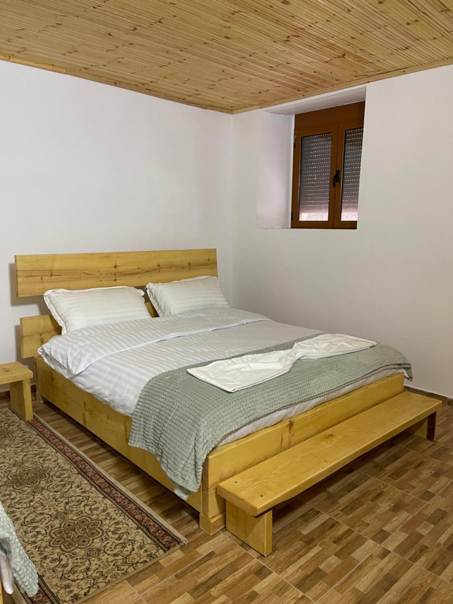 Hostel Ardjon House Berat Exterior foto