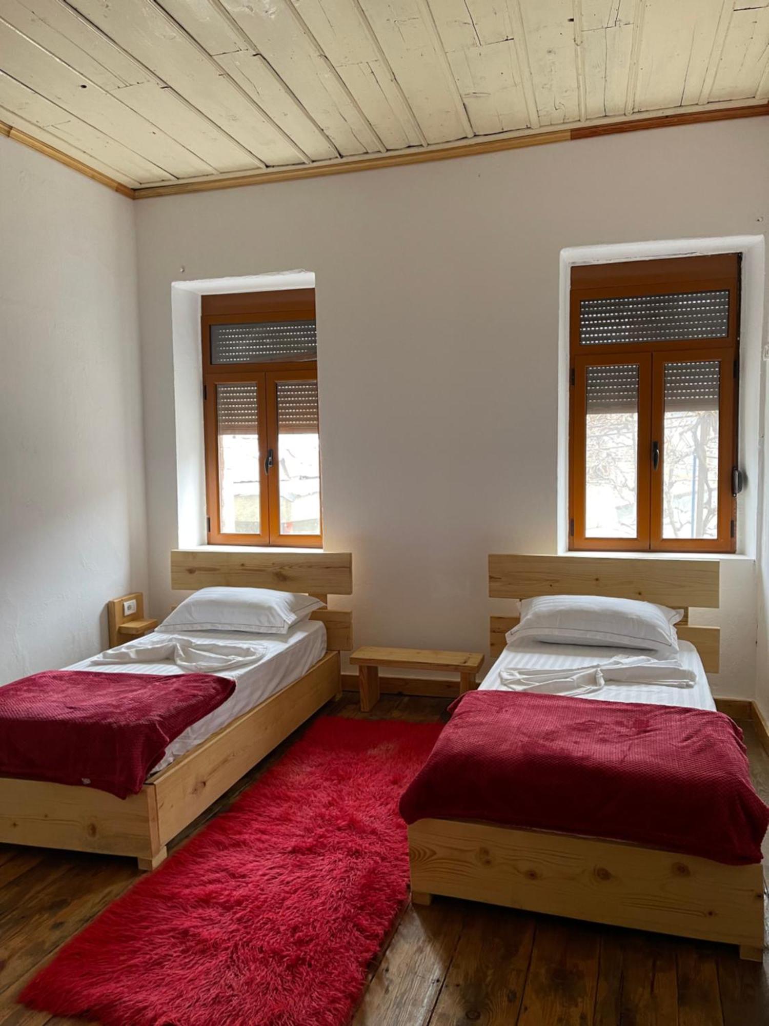 Hostel Ardjon House Berat Exterior foto