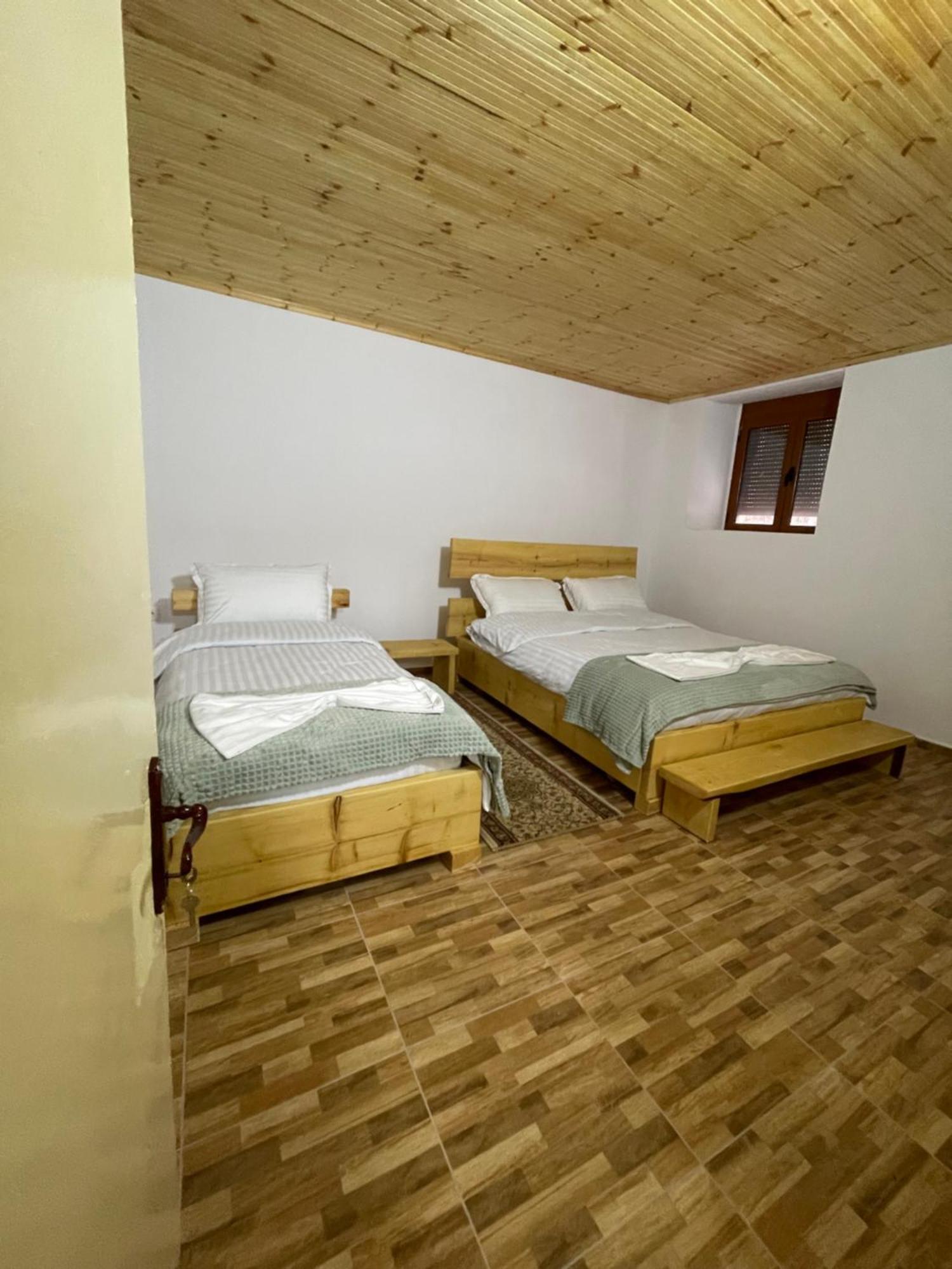 Hostel Ardjon House Berat Exterior foto