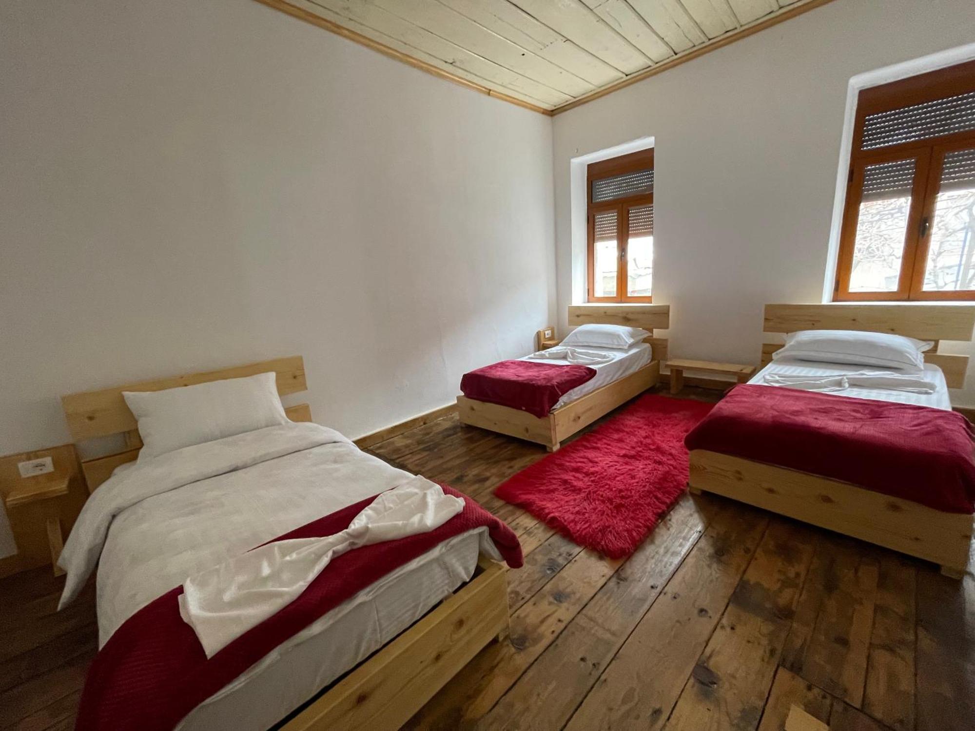 Hostel Ardjon House Berat Exterior foto